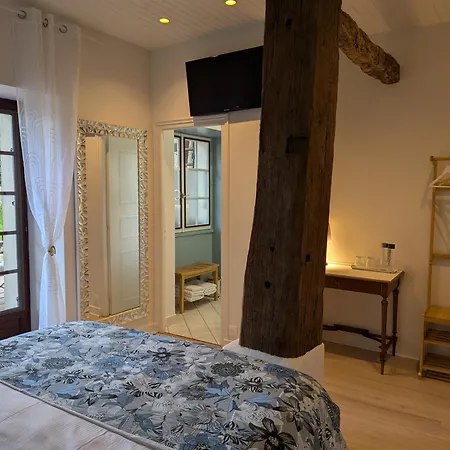 Le Bois Des Fées De Chazelles Bed and breakfast