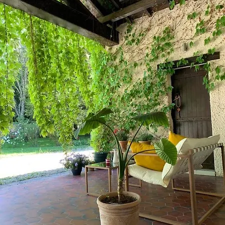 Bed & Breakfast Le Bois Des Fees De Chazelles 3*