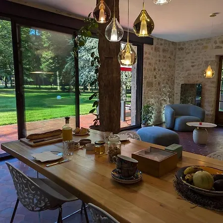 Le Bois Des Fees De Chazelles 3* Chazelles (Charente)