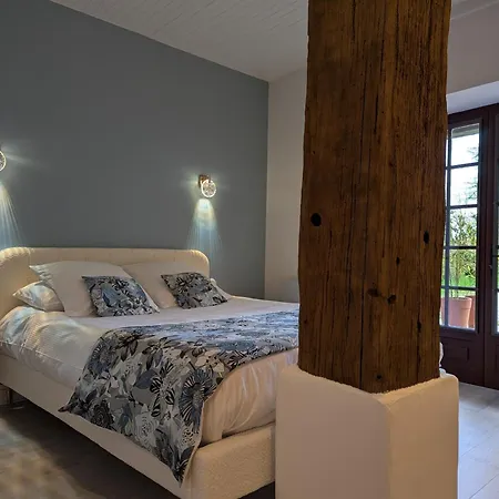 Bed & Breakfast Le Bois Des Fees De Chazelles 3*
